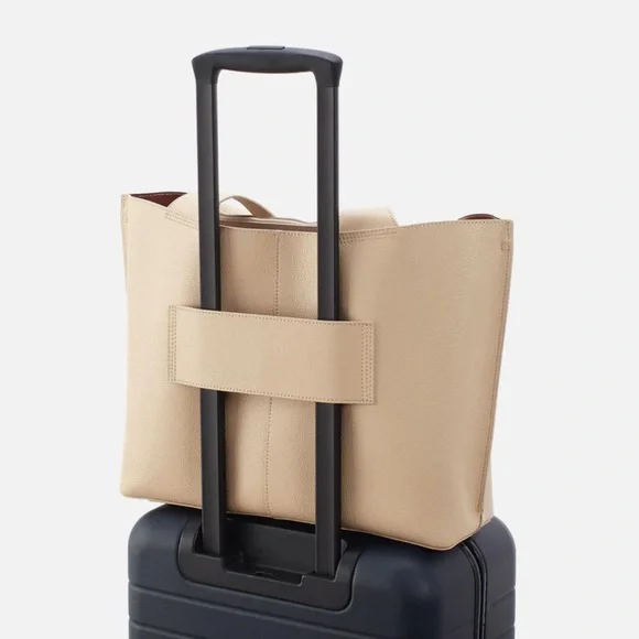 Hobo Vida Large Tote - Picture 6 of 6